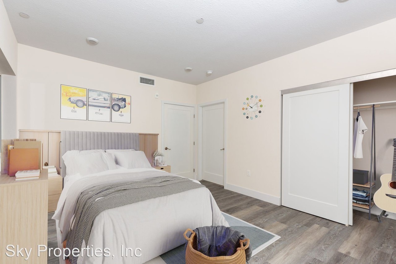 3050 W. 11th Street - Photo 2 of 50