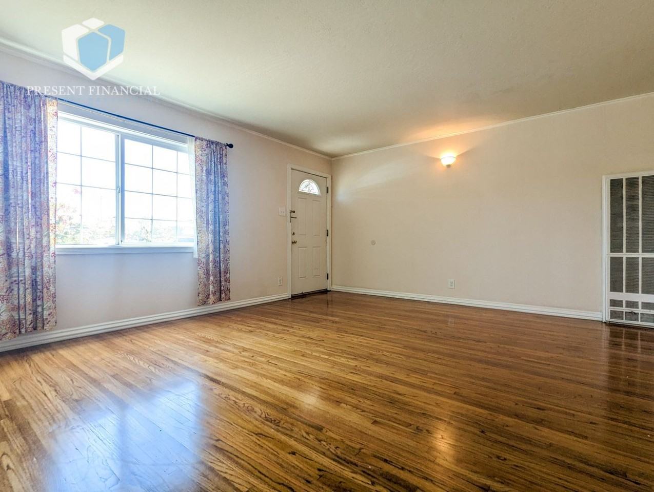 43 Laurel St - Photo 3 of 16