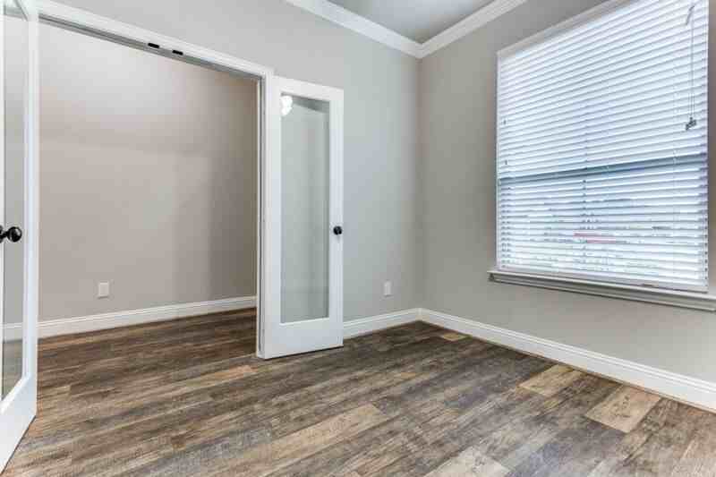 506 Weston St - Photo 4 of 13