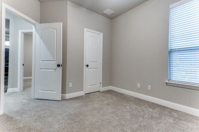 506 Weston St - Photo 5 of 13