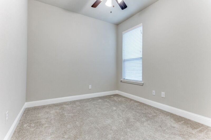 506 Weston St - Photo 7 of 13