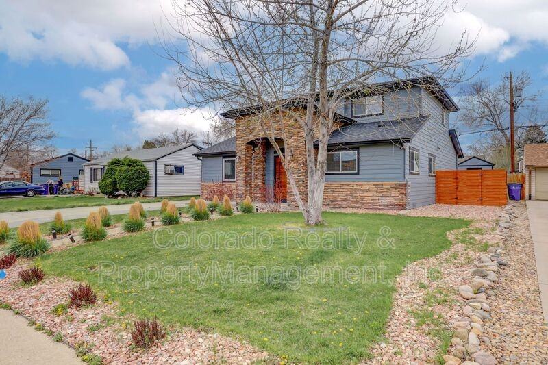 2581 S Hazel Ct - Photo 2 of 50