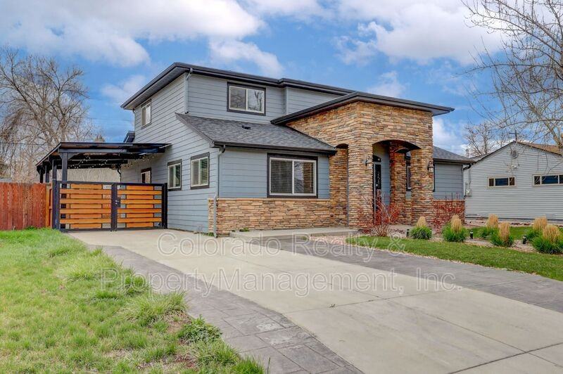 2581 S Hazel Ct - Photo 3 of 50