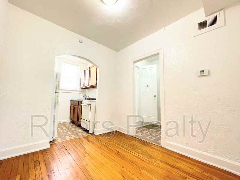 3619 Hereford St - Photo 3 of 6