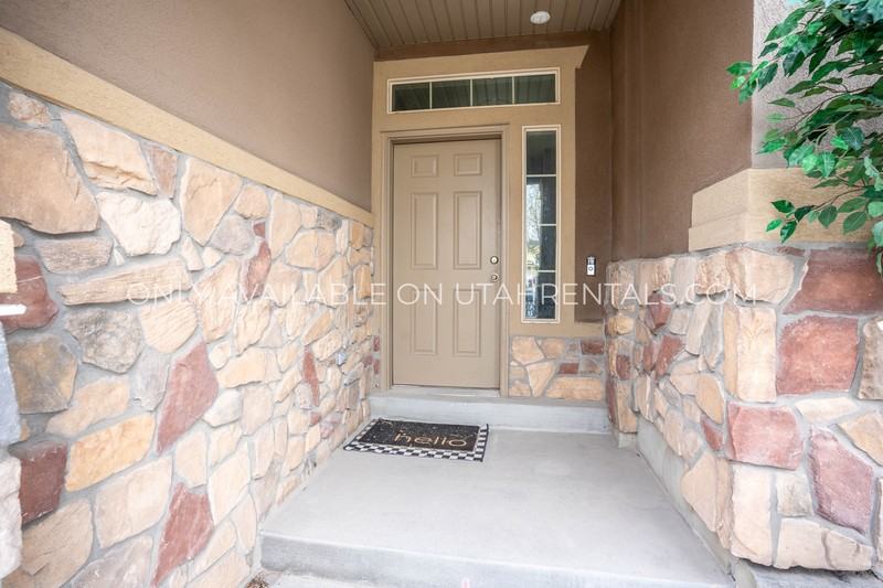 198 E Segovia Ln - Photo 3 of 26