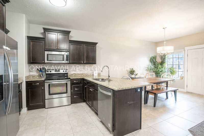 198 E Segovia Ln - Photo 7 of 26