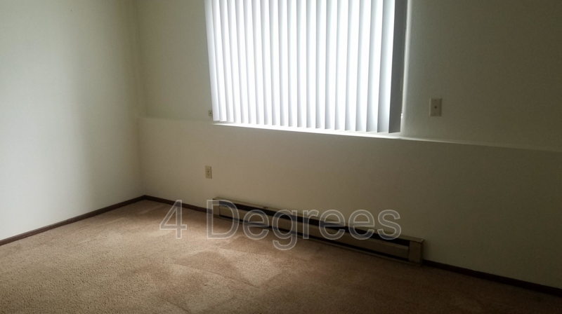 2910 N Stone St - Photo 3 of 4