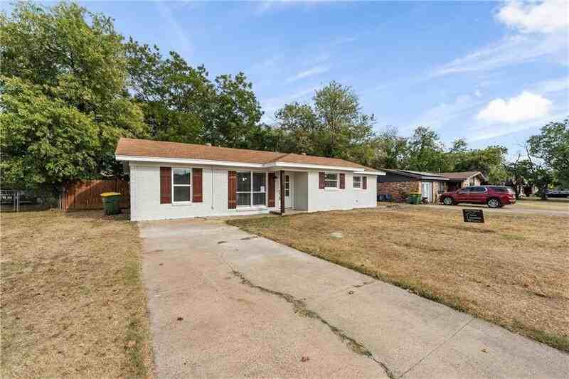 1119 Clover St - Photo 2 of 20