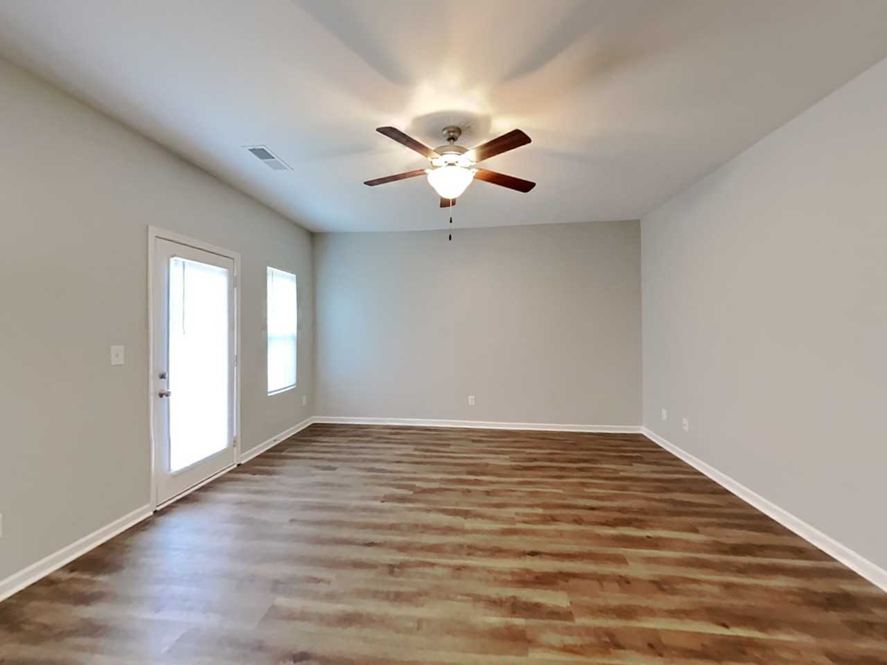 230 Daisy Cir - Photo 3 of 18