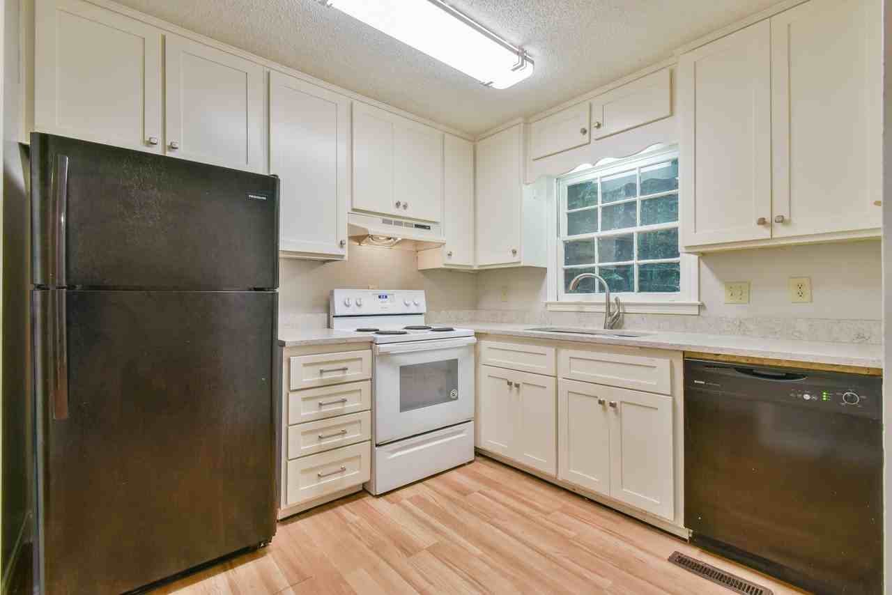 56 Greenwood Cir - Photo 3 of 30