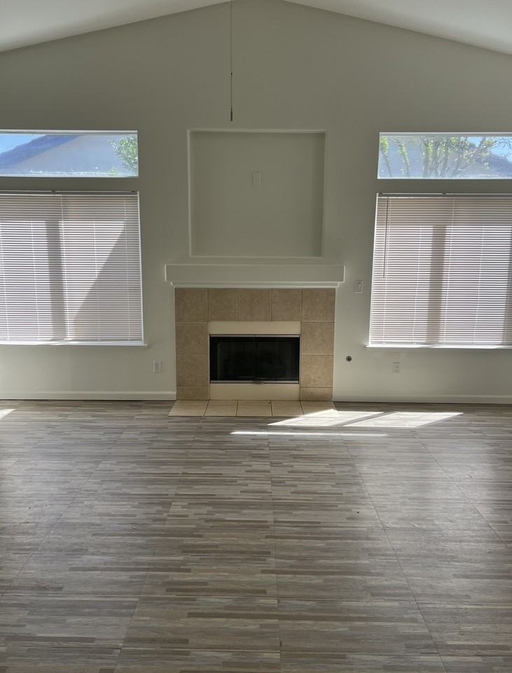 5009 Shipwheel Dr - Photo 3 of 11