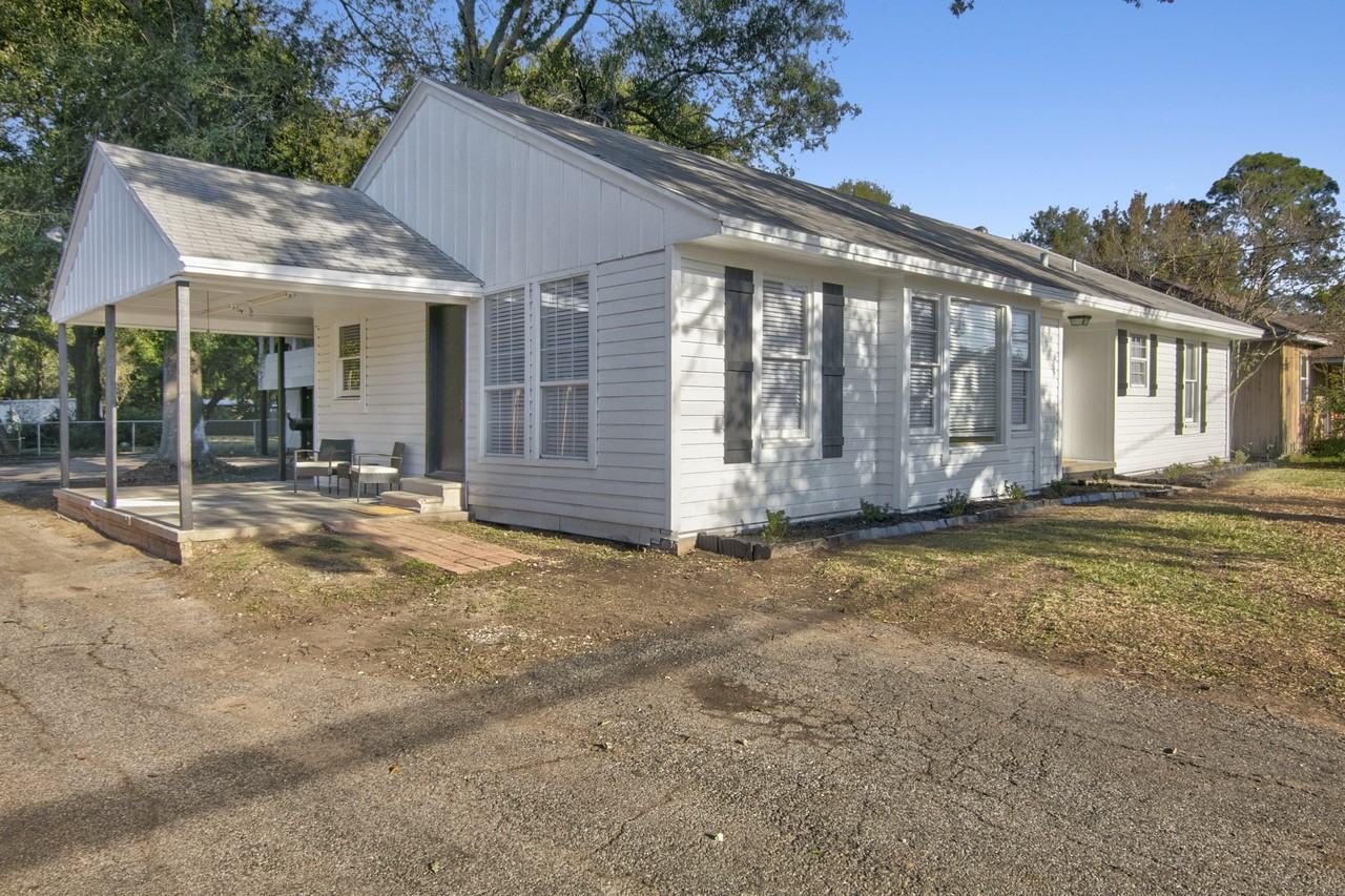 6301 32nd St - Photo 2 of 41