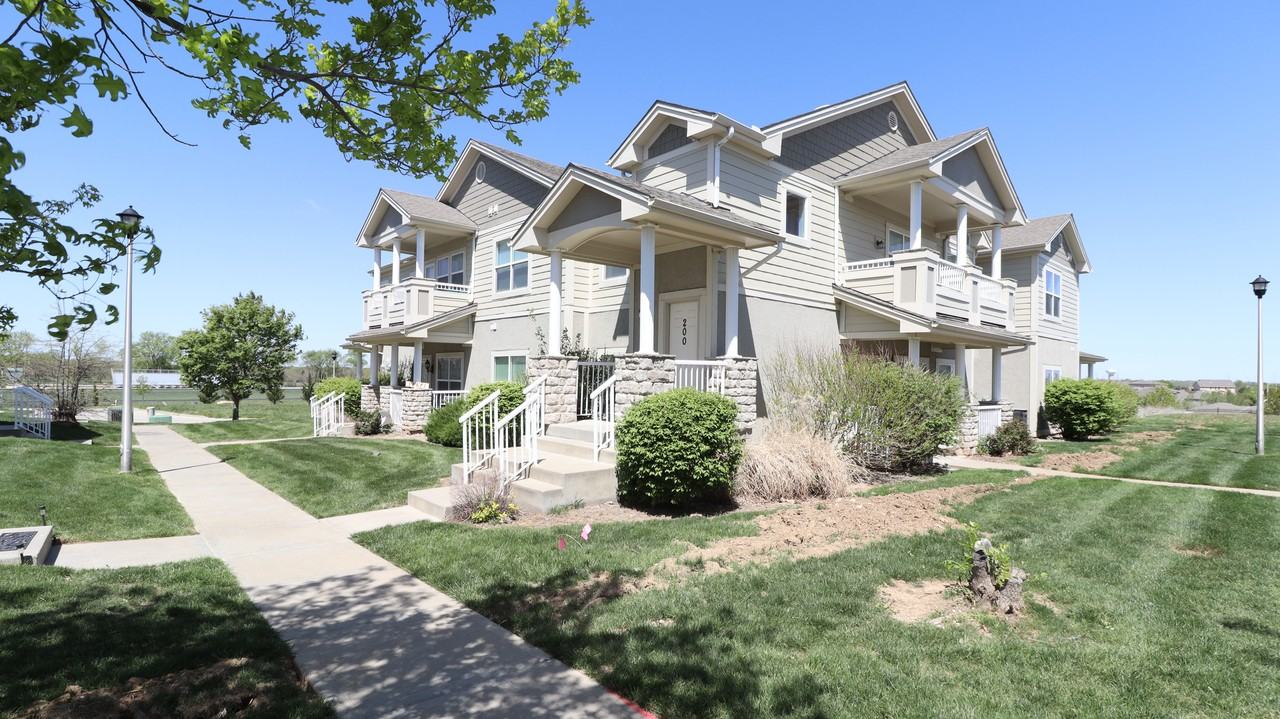 11671 S Roundtree St #200 - Photo 3 of 39