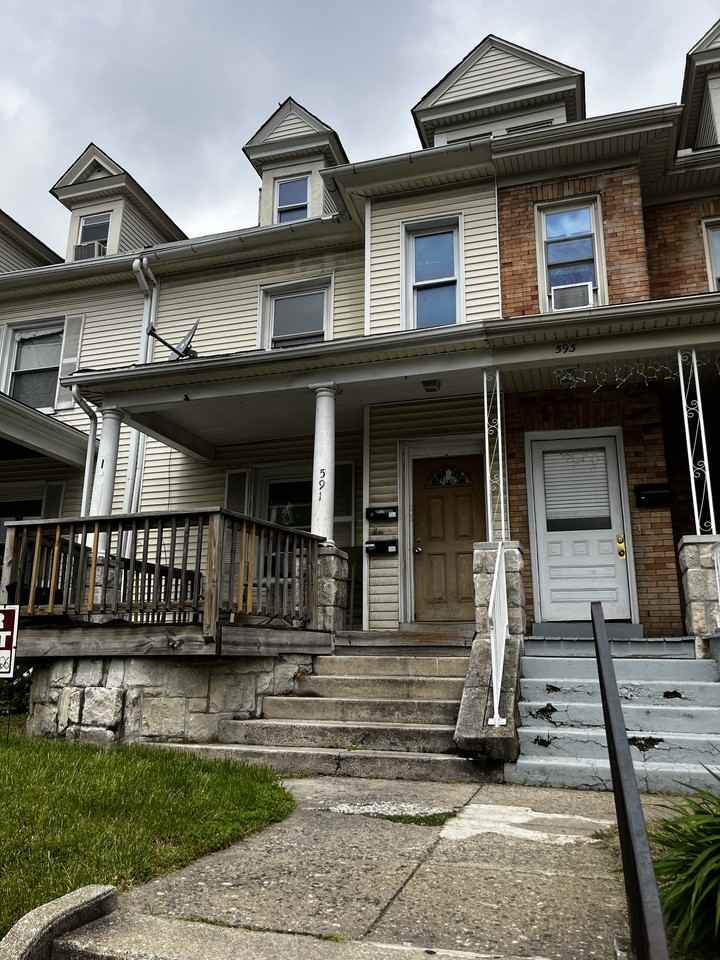 591 East Chestnut Street 2, Coatesville, PA 19320 3 Bedroom Apartment