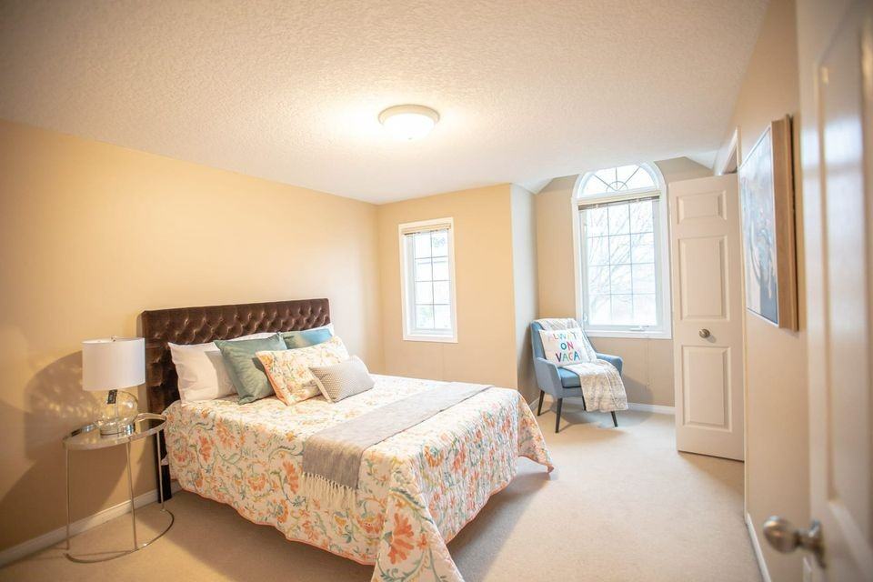 607 Goldthread Street - Photo 2 of 10