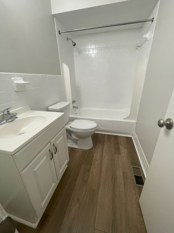 14 Bainbridge Ave #B - Photo 2 of 4