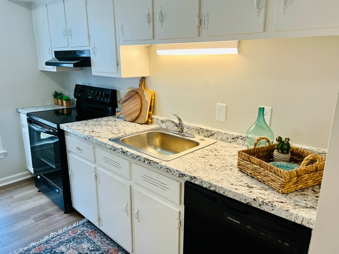 14 Bainbridge Ave #B - Photo 3 of 4