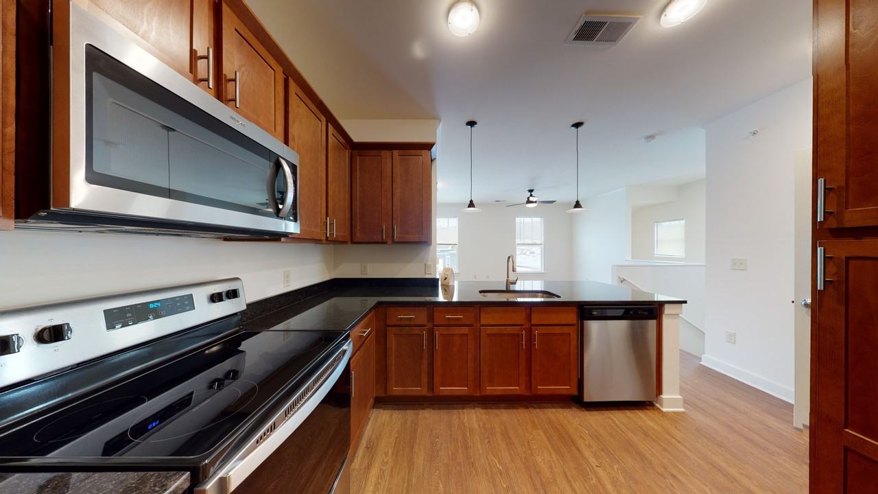 Preston Lake Apartments - Photo 4 of 5