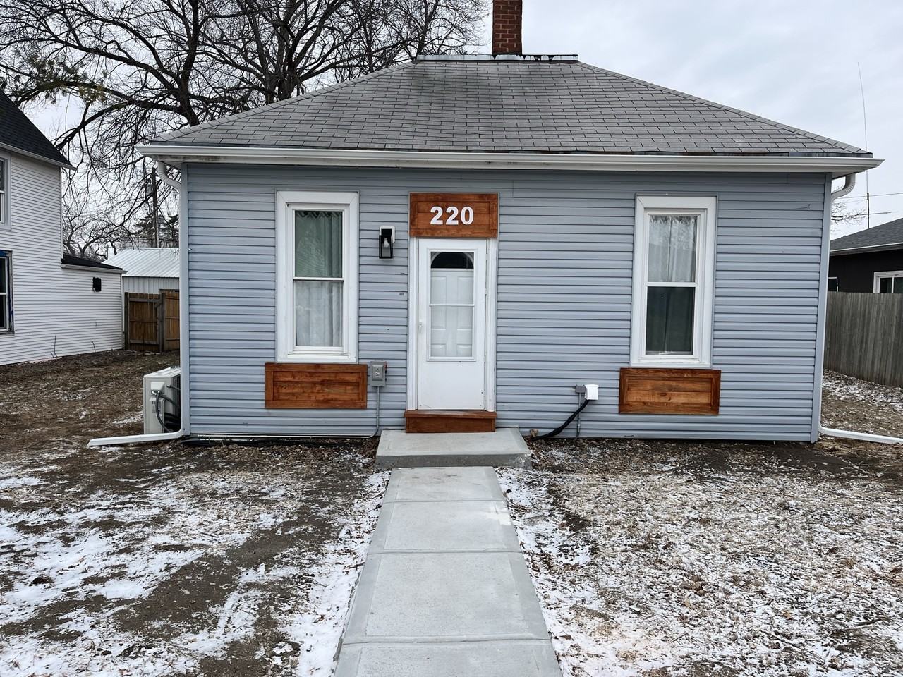 220 Maple Ave #NA - Photo 2 of 15