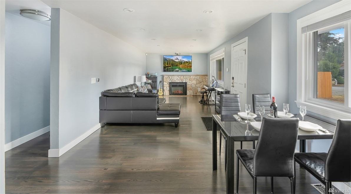 1426 S 120th St #NA - Photo 2 of 8