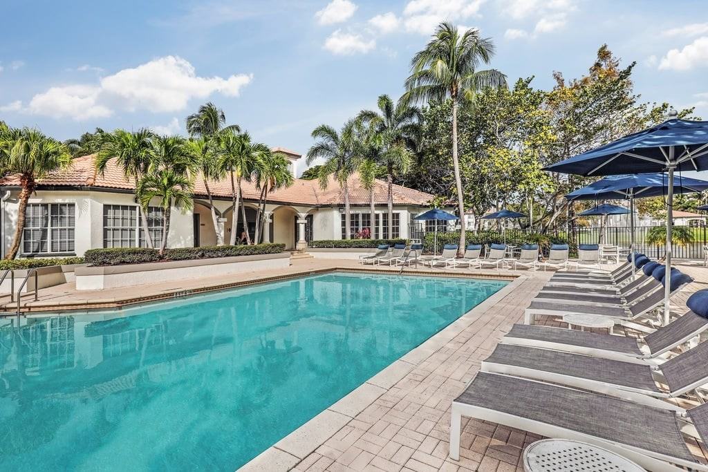 The Cove at Boynton Beach Apartments - Photo 4 of 35