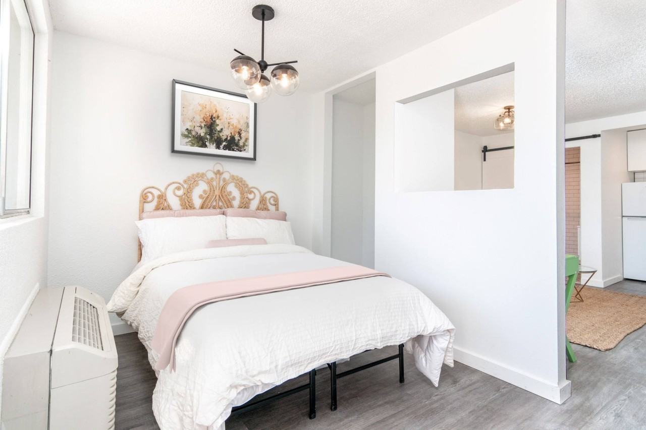 The Imperial - Photo 4 of 12