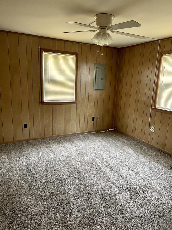 112 Poplar St #1 - Photo 7 of 10