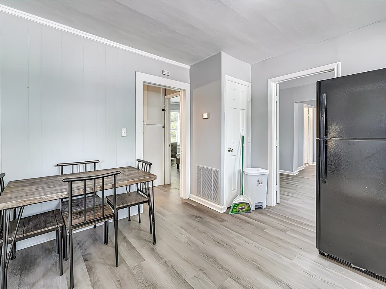 Paris Ave - Photo 4 of 7