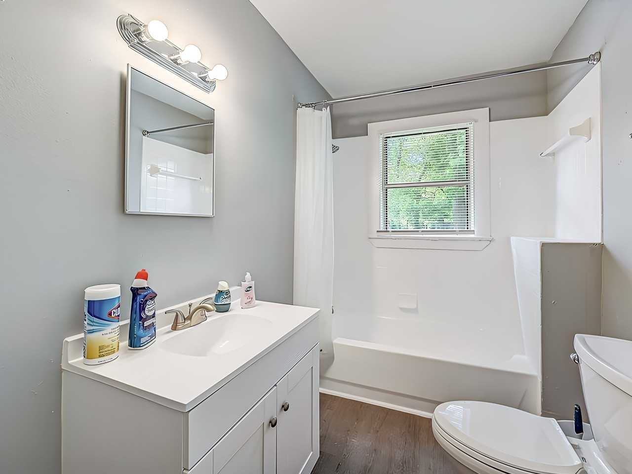 Paris Ave - Photo 2 of 7