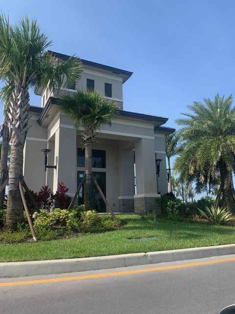 11643 Sw Moon River Way - Photo 3 of 31