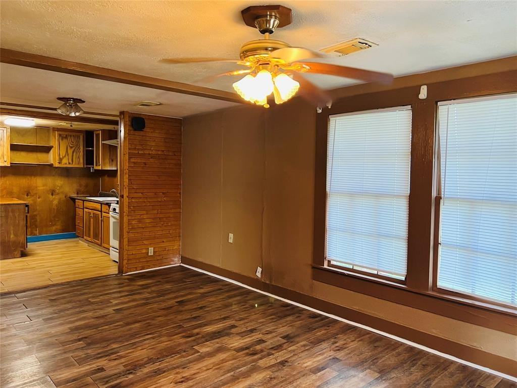 122 W Pecan Ln - Photo 2 of 9