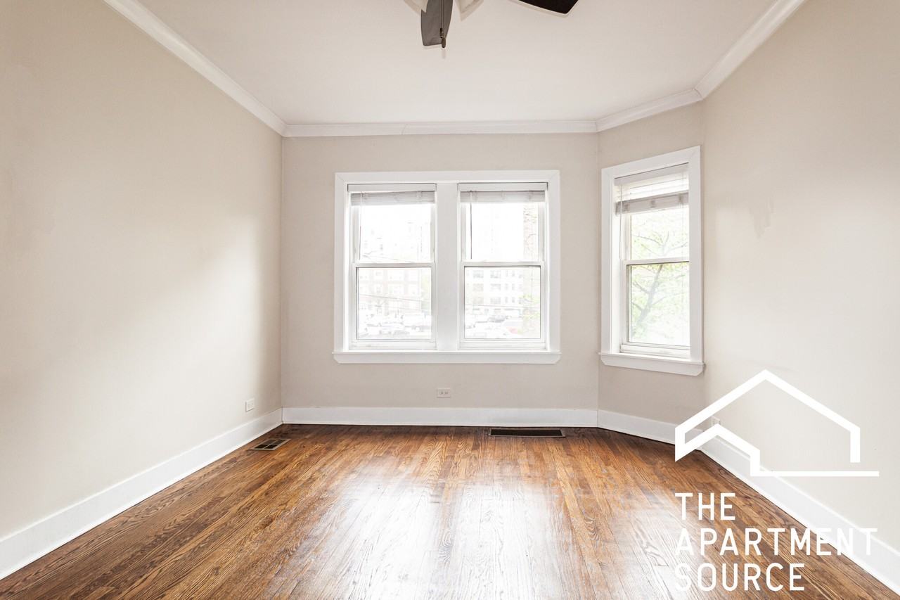 W Roscoe St #1N - Photo 5 of 11