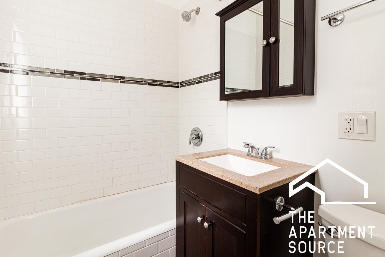 W Roscoe St #1N - Photo 7 of 11