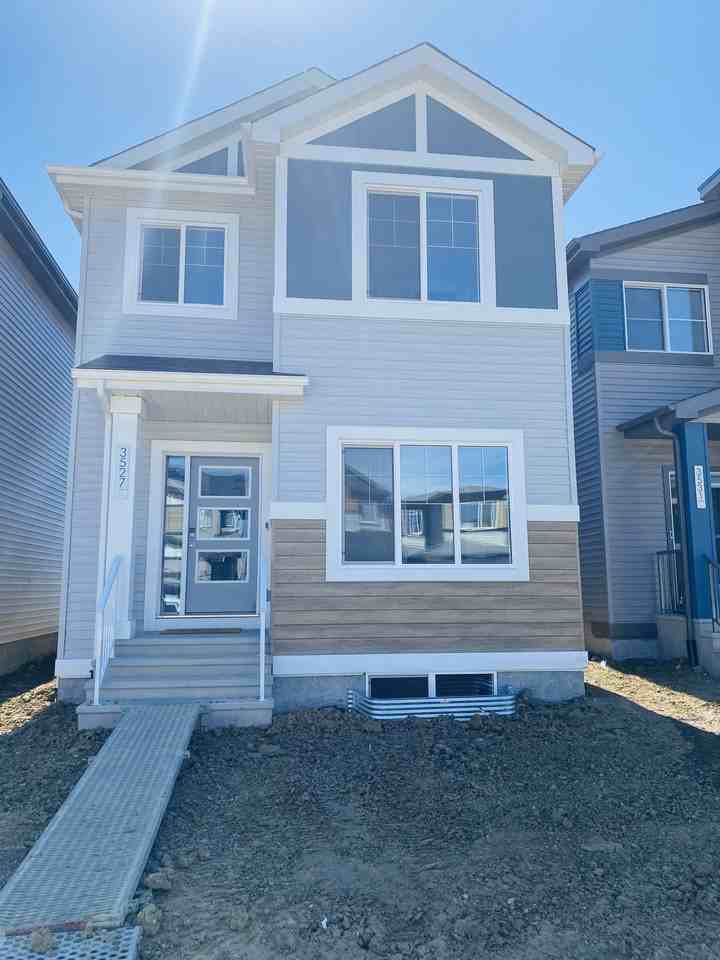 4 Bedroom 3 Bathroom in Charlesworth - Photo 2 of 40
