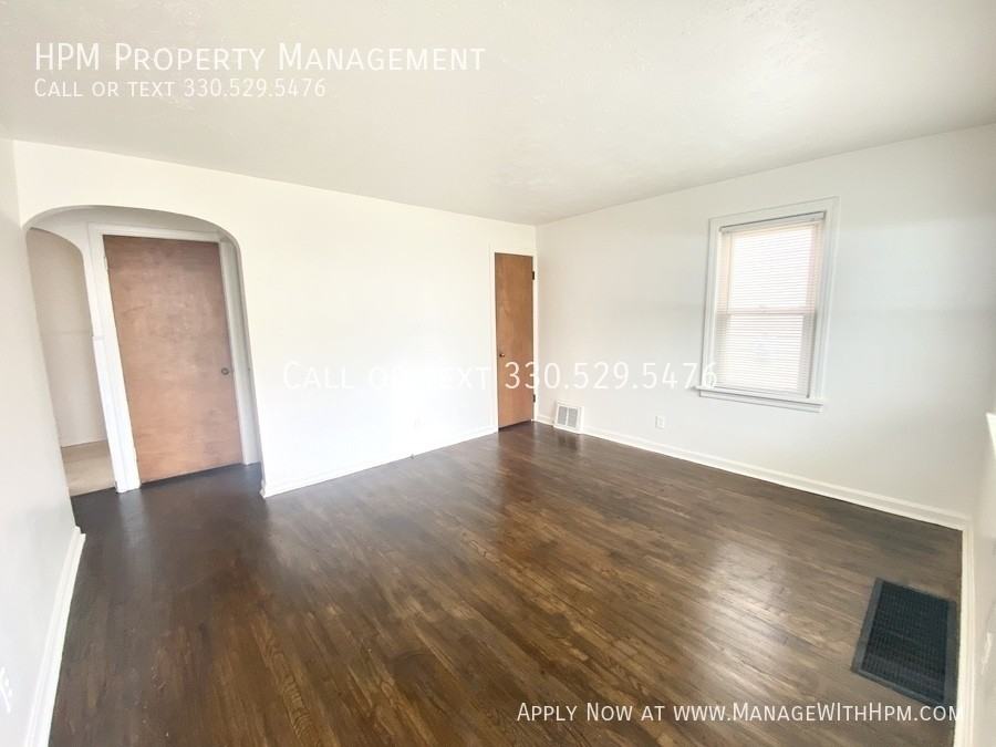 1227 Bellflower Ave Sw - Photo 2 of 10