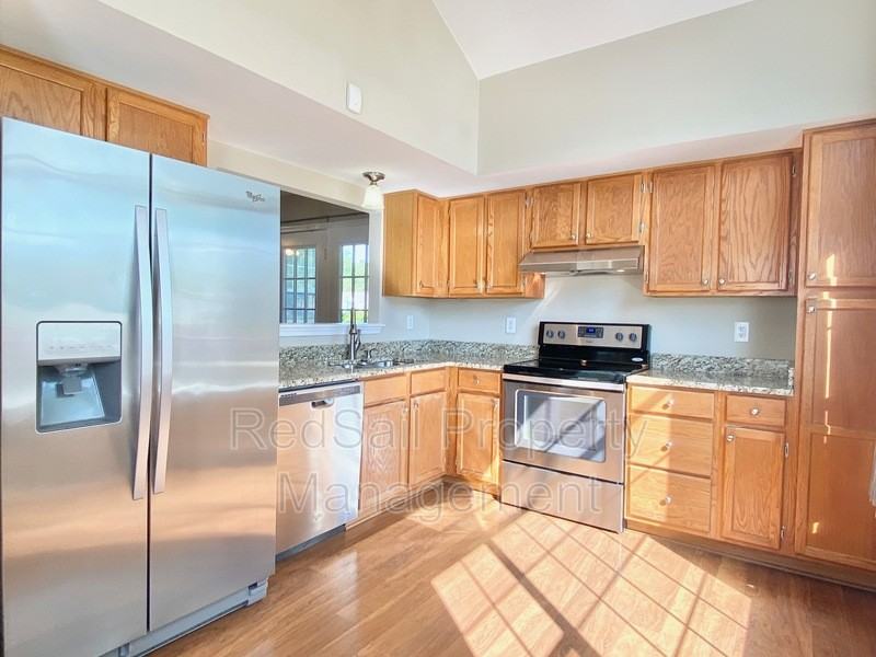 145 Bridle Ln - Photo 4 of 19