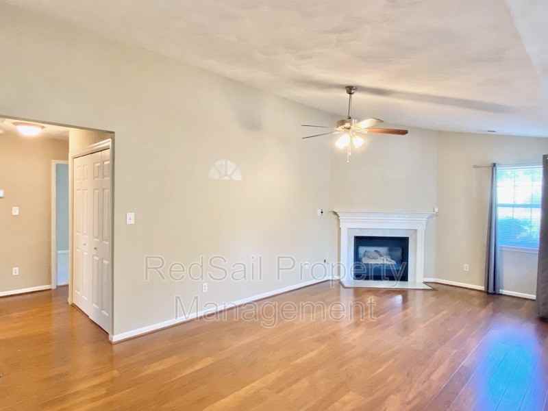 145 Bridle Ln - Photo 6 of 19