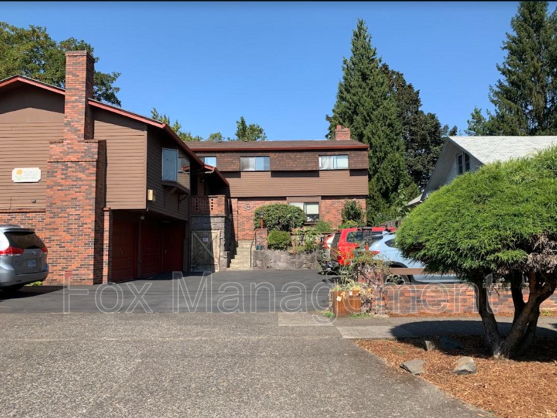 2651 Ne Wasco St - Photo 3 of 20