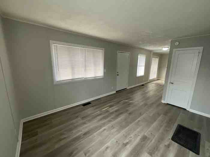 1405 18th Pl Sw - Photo 2 of 11