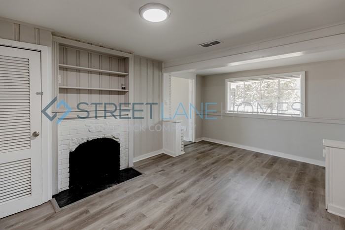 224 73rd St N - Photo 3 of 20