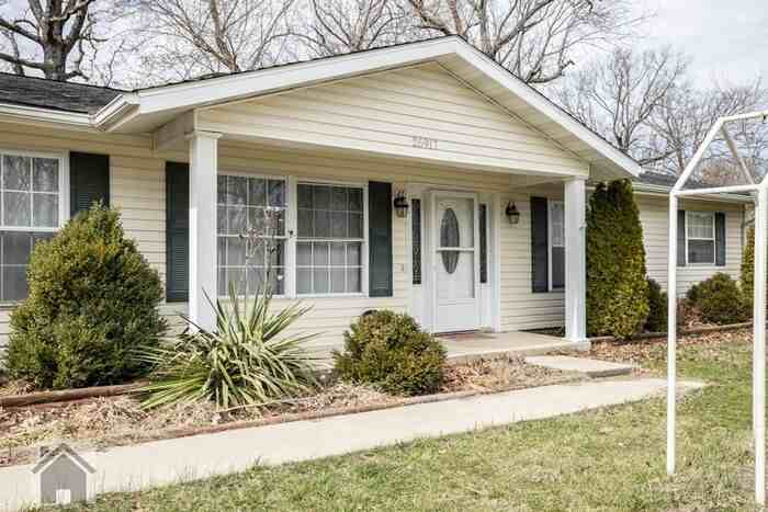 25917 Sutherland Ln - Photo 2 of 28