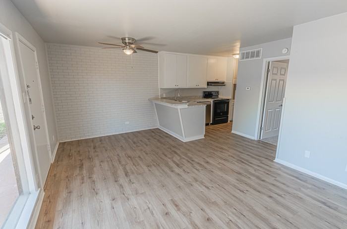 600 Westwood Dr #B2 - Photo 2 of 5