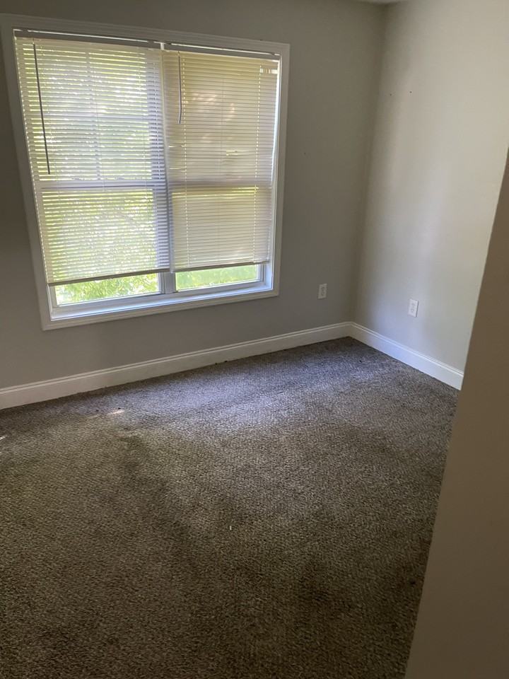 2035 Lois Place Northwest - Photo 3 of 7