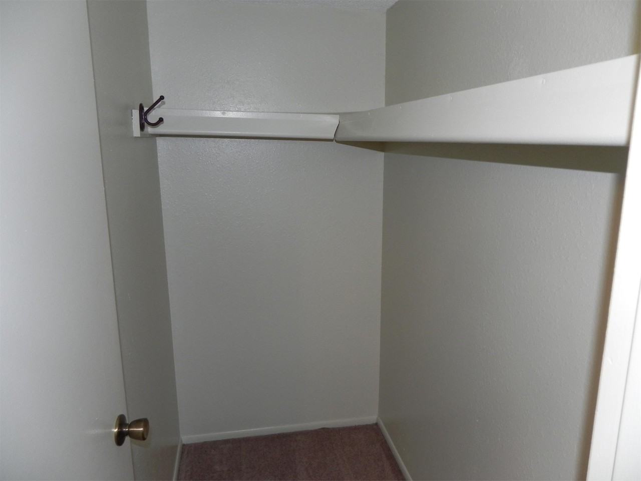 7390 N Heathcliff Ave #1 - Photo 3 of 15