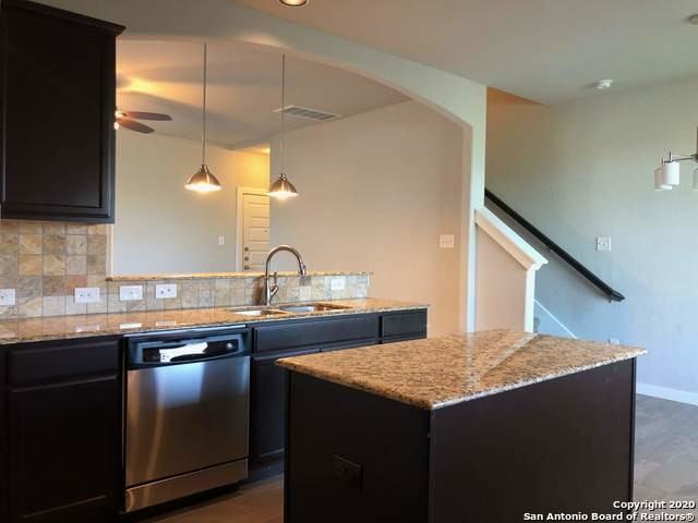 414 Creekside Curve New Braunfels, TX. 78130 - 1 #1 - Photo 5 of 23