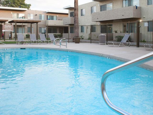 226 N Hobson - Photo 6 of 13