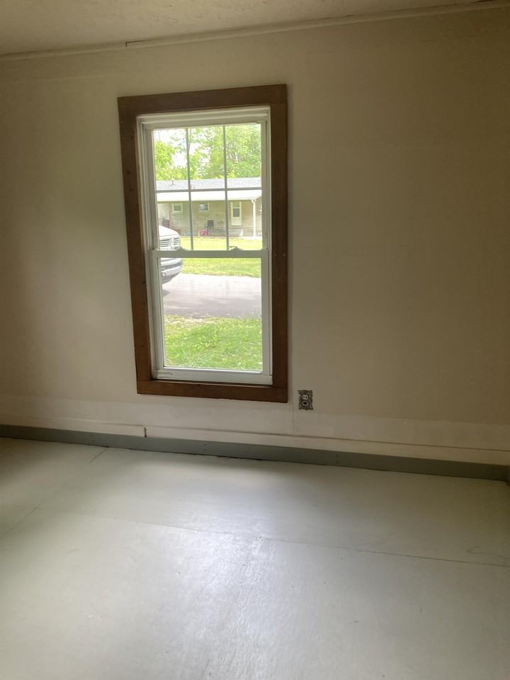 1413 E 18th St #1 - Photo 3 of 16