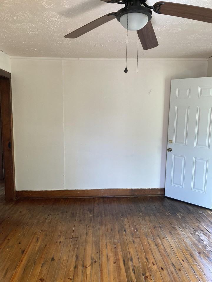 1413 E 18th St #1 - Photo 5 of 16