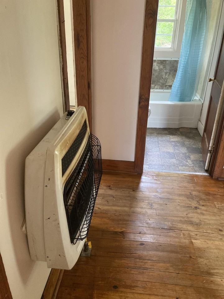 1413 E 18th St #1 - Photo 6 of 16