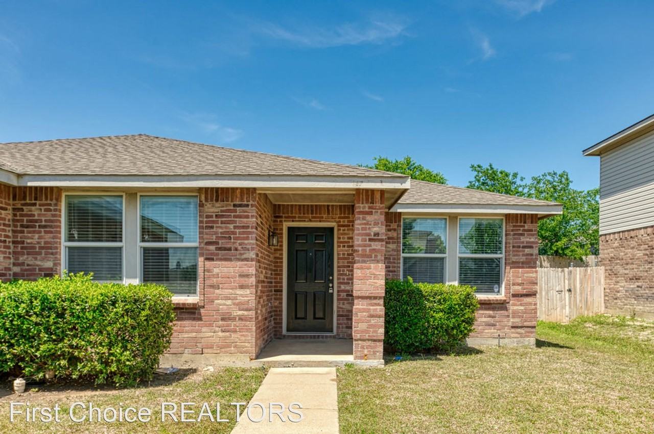 8933 Preakness Cir - Photo 2 of 20